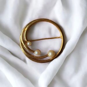 Vintage Monet Brooch Gold Toned with 3 Faux Pearls